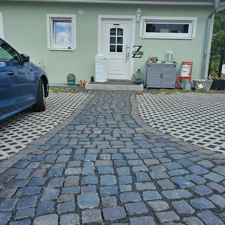 Naturcamping Igluzelt Mit Hund Im Privatgarten 营地