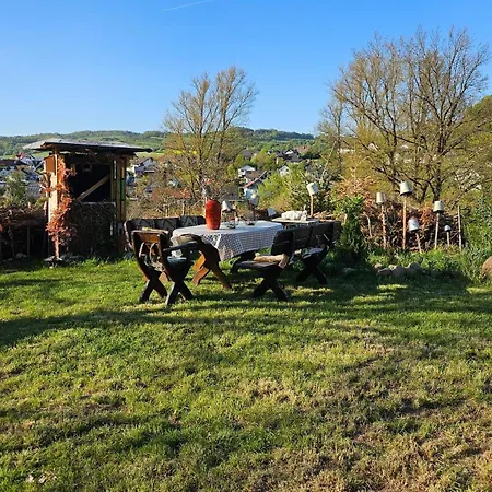 Naturcamping Igluzelt Mit Hund Im Privatgarten 营地 施鲁赫特恩